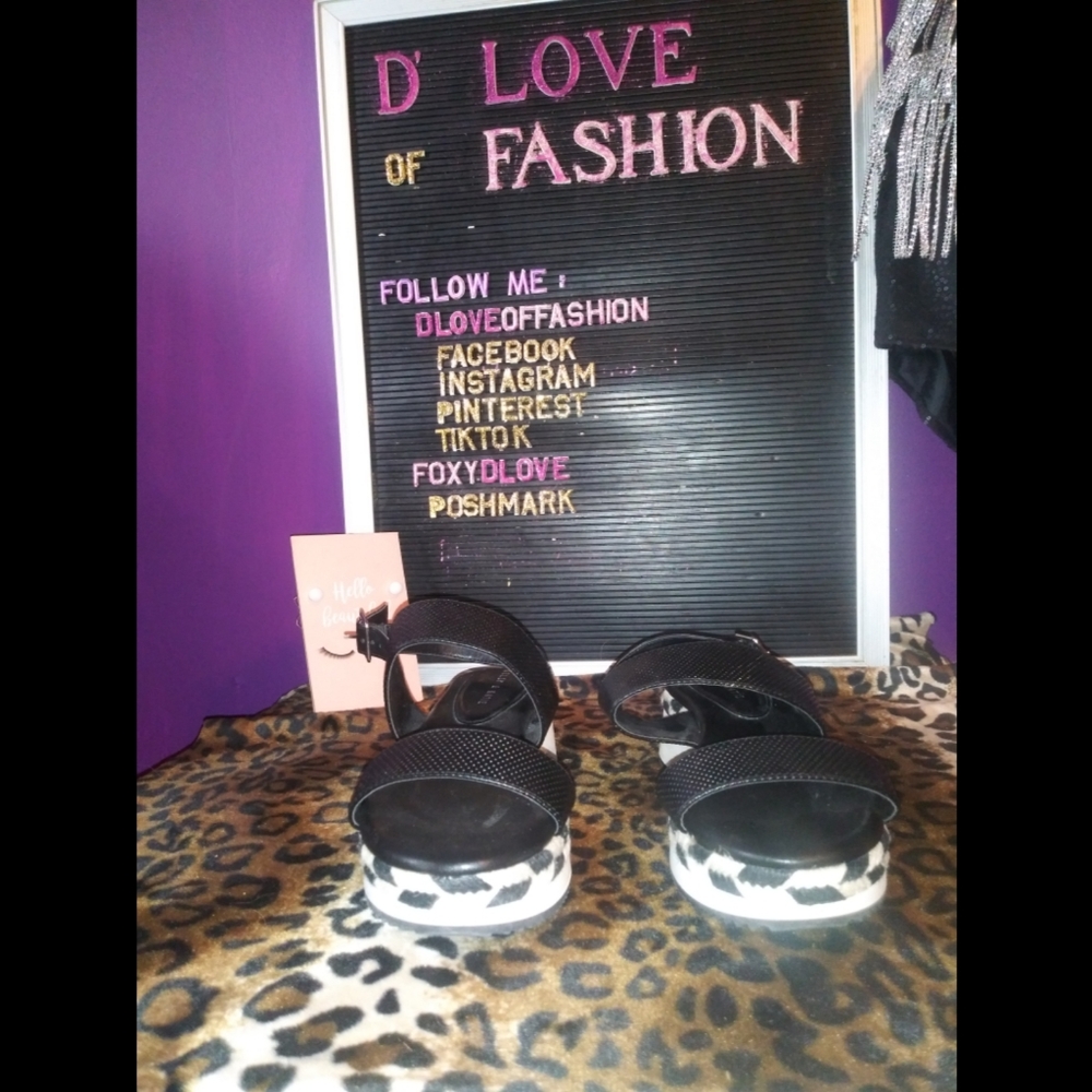 Kelly and Katie Black Sandals - Picture 2 of 10